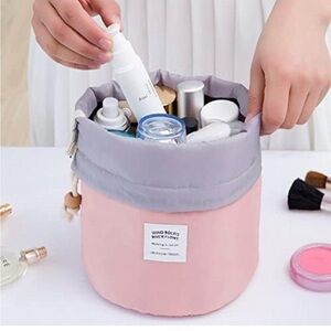 BRAND NEW WITH TAGS! Pink and Gray Women's drawstring travel cosmetics pouch.